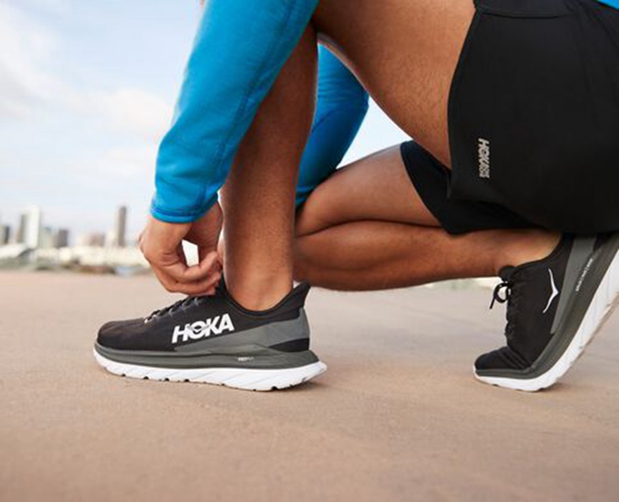 Hoka One One ランニングシューズ メンズ 黒/白 - Mach 4 - MR7364059